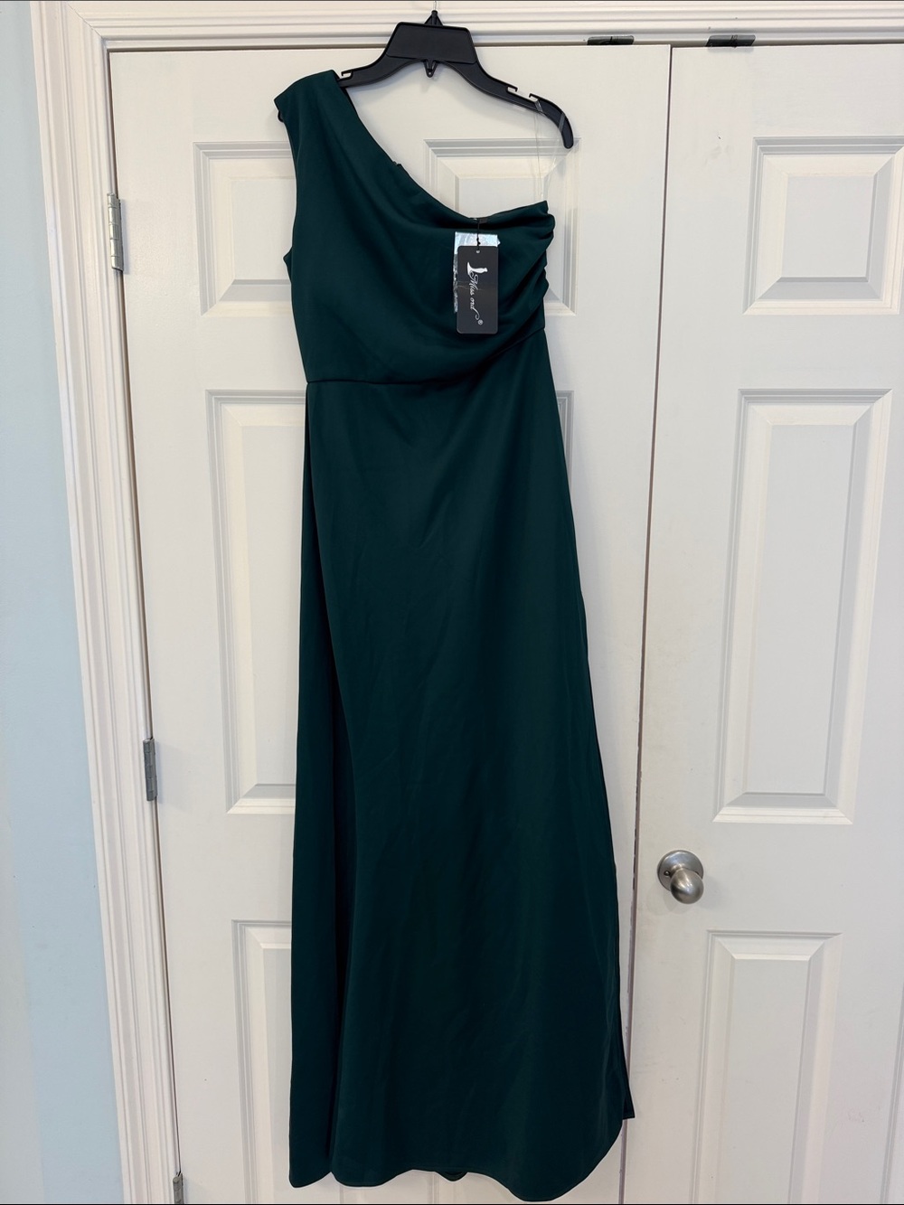 One-Shoulder Emerald Green Evening Gown